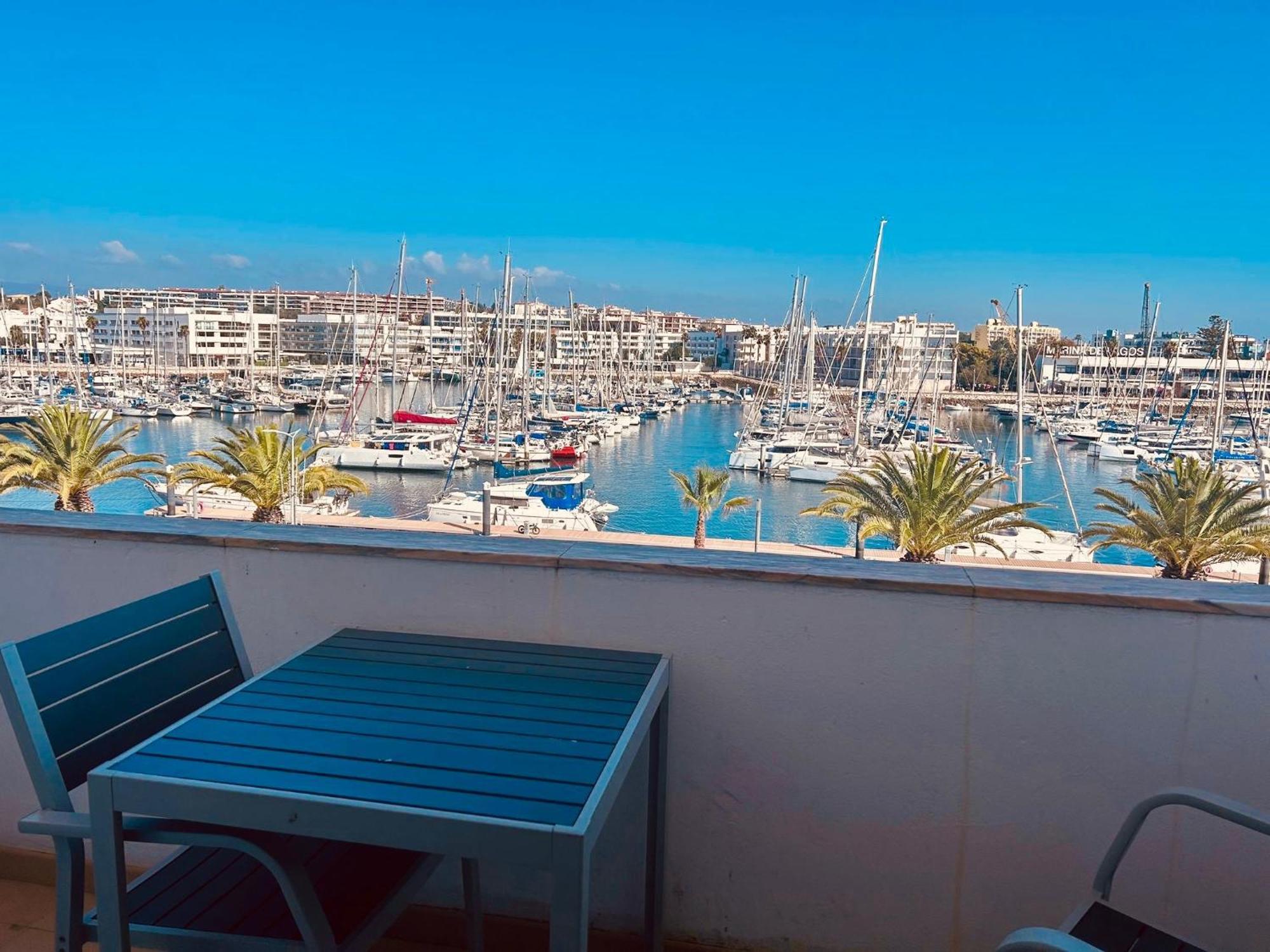 Lagos Main Avenue Studio With Marina View Balcony Eksteriør billede